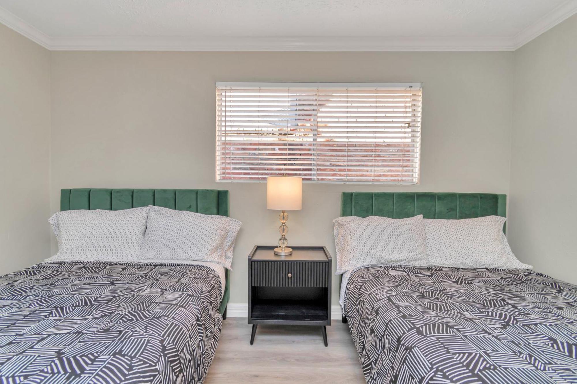 Vila 1976 Accessiblegem Jacuzzi Sleep13 Chinatown 20Mins Dt Houston Exteriér fotografie